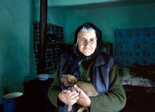 Colour-Highly-Commended-Adrain-Parkinson-Drogheda-Photographic-Club-Lady-with-Poppy